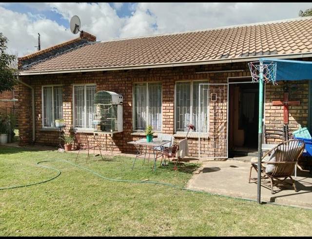 3 BEDROOM HOUSE FOR SALE IN BOKSBURG NORTH